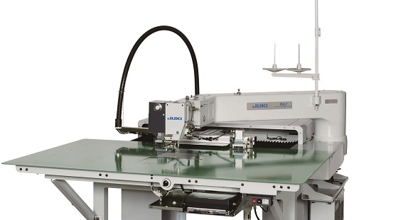 Máy may lập trình điện tử JUKI PLK-J4040R3 là dòng máy may mẫu tự động cao cấp, cho phép lập trình và may chính xác các chi tiết phức tạp trên diện tích lớn. Máy vận hành ổn định, tốc độ cao, đường may đồng đều, phù hợp sản xuất hàng loạt.